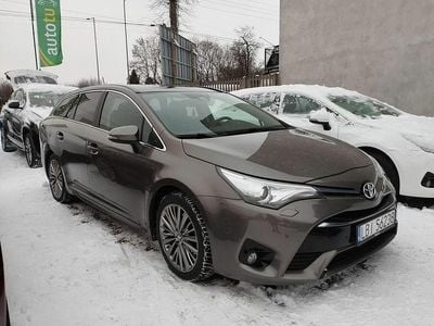 Używany Toyota Avensis 143 KM (105 kW) 2016 Inny kolor Kombi