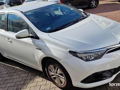 Używany Toyota Auris Hybrid 2018 Biały Kombi
