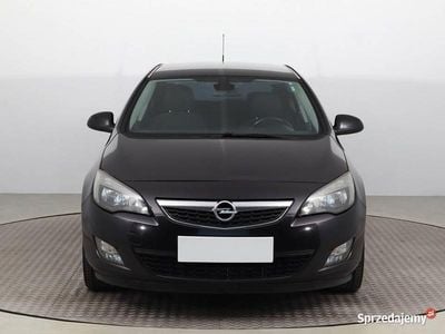 Używany Opel Astra 2010 Czarny Hatchback