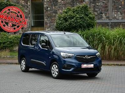 Używany Opel Combo 130 KM (95 kW) 2023 Niebieski Minivan
