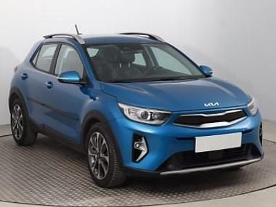 Niebieski Używany 2021 Kia Stonic SUV | 61 999 zł (Uczciwa cena)