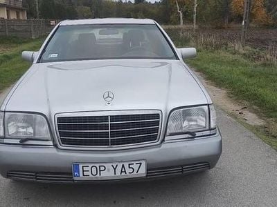 Srebrny Używany 1991 Mercedes E500 Sedan/Limuzyna | 38 200 zł
