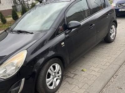 używany Opel Corsa D Podgrzewane fotele, kierownica, halogeny
