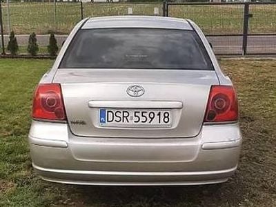 Używany Toyota Avensis T2 116 KM (85 kW) 2005 Srebrny Sedan/Limuzyna