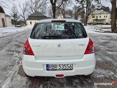 Używany Suzuki Swift 92 KM (67 kW) 2009 Biały Hatchback