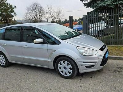 Używany Ford S-MAX S 115 KM (84 kW) 2011 Srebrny Minivan
