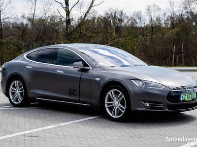 Szary Używany 2015 Tesla Model S Hatchback | 197 000 zł