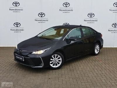 Używany Toyota Corolla Comfort 132 KM (97 kW) 2019 Czarny Sedan/Limuzyna