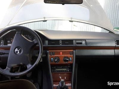 Używany 1992 Mercedes 230 | 24 000 zł