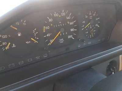 Używany 1988 Mercedes 300 | 18 000 zł