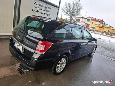 Używany Opel Astra 2008 Czarny Kombi