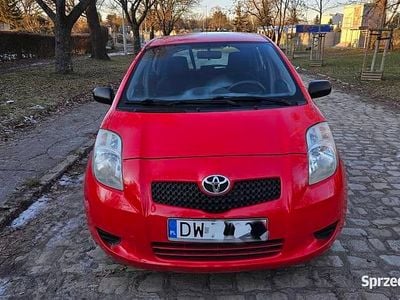 używany Toyota Yaris 2008 r, 1.0 benzyna, salonowy.