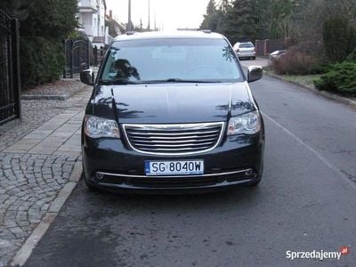 Czarny Używany 2014 Chrysler Town & Country Touring Minivan | 51 000 zł