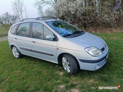 używany Renault Scénic mocny 2.0 LPG sprawna klima alufelgi 17"