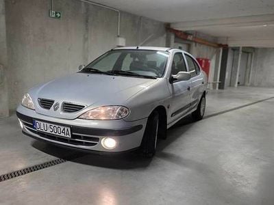 Srebrny Używany 2001 Renault Mégane Sedan/Limuzyna | 1900 zł