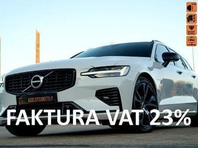 Używany Volvo V60 R-Design 340 KM (250 kW) 2021 Biały Kombi