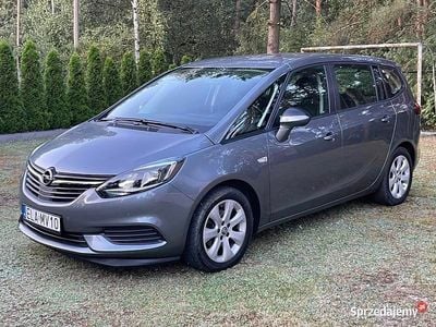 Używany Opel Zafira 2017 Szary Minivan