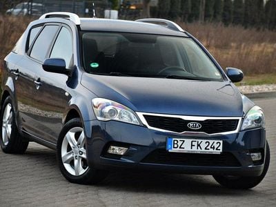 Niebieski (metalik) Używany 2010 Kia Ceed Hatchback | 16 900 zł (Dobra cena)