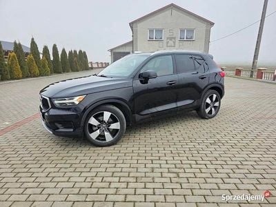 Używany Volvo XC40 Momentum 190 KM (139 kW) 2019 SUV