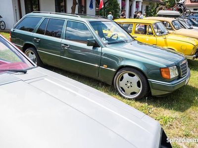 używany Mercedes E200 KlasaT