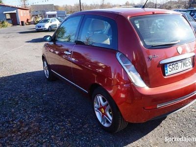 Bordowy Używany 2006 Lancia Ypsilon Hatchback | 8600 zł