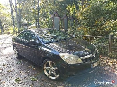 Czarny Używany 2007 Opel Astra Cabriolet Kabriolet | 9000 zł