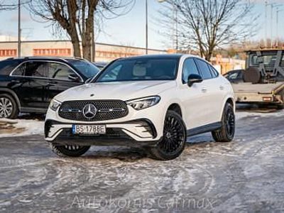 Używany Mercedes GLC300 258 KM (189 kW) 2023 Biały SUV