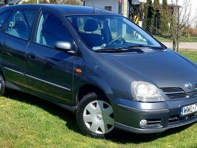 Szary Używany 2003 Nissan Almera Tino Minivan | 5500 zł