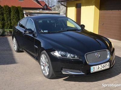 Czarny Używany 2013 Jaguar XF | 29 000 zł