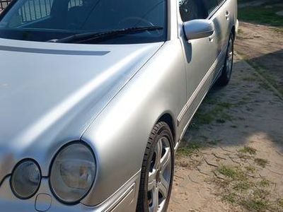 Używany Mercedes E320 2002