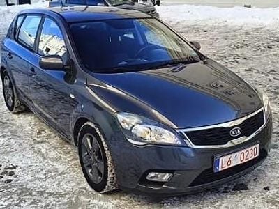 Używany Kia Ceed 109 KM (80 kW) 2010 Szary Hatchback