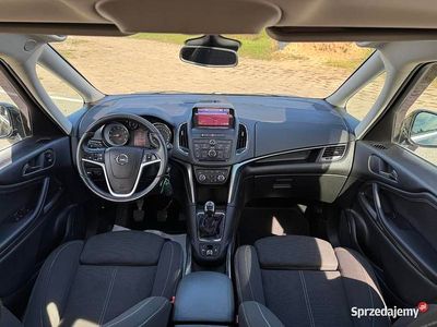 Czarny Używany 2012 Opel Zafira Minivan | 29 950 zł