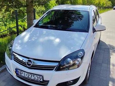 Biały Używany 2010 Opel Astra Kombi | 14 500 zł (Dość drogi)