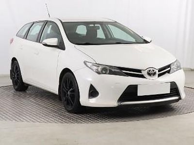 Używany Toyota Auris 90 KM (66 kW) 2014 Biały Kombi