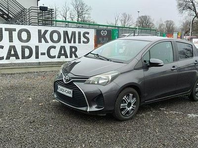 Używany Toyota Yaris 99 KM (72 kW) 2015 Czarny Hatchback