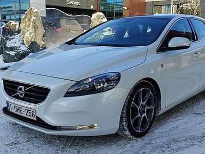 Używany Volvo V40 Ocean Race 115 KM (84 kW) 2014 Biały Hatchback
