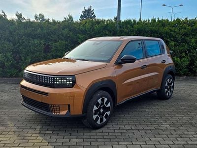 Nowe Fiat Grande Panda Icon 110 KM (80 kW) 2025 Lakier metalizowany czarny cinema Hatchback