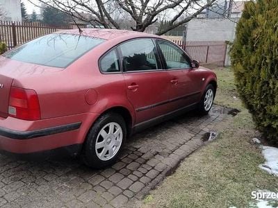 Używany VW Passat 1997 Pomarańczowy Sedan/Limuzyna