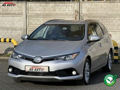 Używany Toyota Auris Premium 2016 Srebrny Kombi