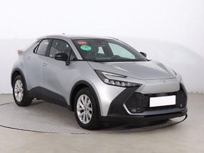 Srebrny Używany 2024 Toyota C-HR SUV | 112 999 zł (Dość drogi)