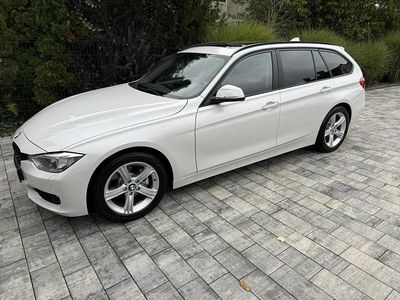 Biały Używany 2013 BMW 320 Kombi | 44 900 zł
