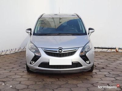 Srebrny Używany 2016 Opel Zafira Minivan | 36 999 zł (Uczciwa cena)