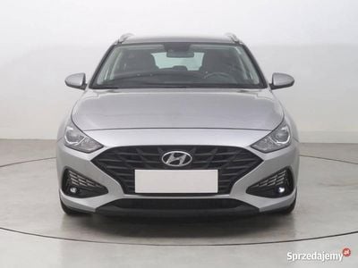 Używany Hyundai i30 120 KM (88 kW) 2021 Srebrny Kombi