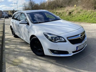 Używany Opel Insignia 170 KM (125 kW) 2015 Biały Sedan/Limuzyna
