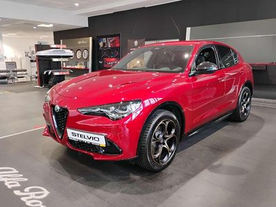Lakier specjalny czerwony etna red Nowe 2025 Alfa Romeo Stelvio SUV | 257 218 zł