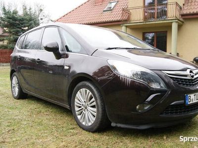 używany Opel Zafira 1,6 D 2015 do poprawek