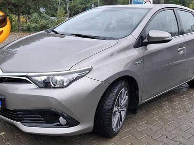 Brązowobeżowy Używany 2016 Toyota Auris Hatchback | 58 900 zł