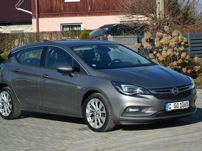 Używany Opel Astra 105 KM (77 kW) 2016 Szary Hatchback