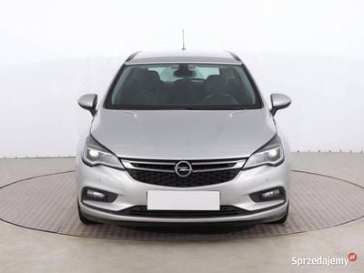 Używany Opel Astra 136 KM (100 kW) 2017 Srebrny Kombi