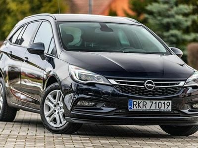 używany Opel Astra K"